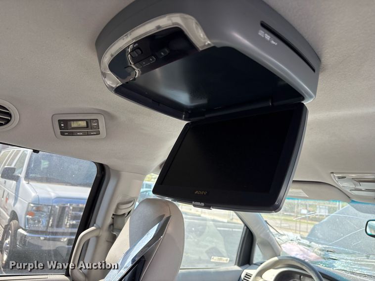 image for item OB9655 2014 Toyota Sienna LE van