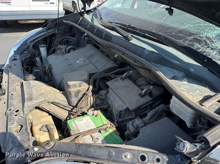 image for item OB9655 2014 Toyota Sienna LE van