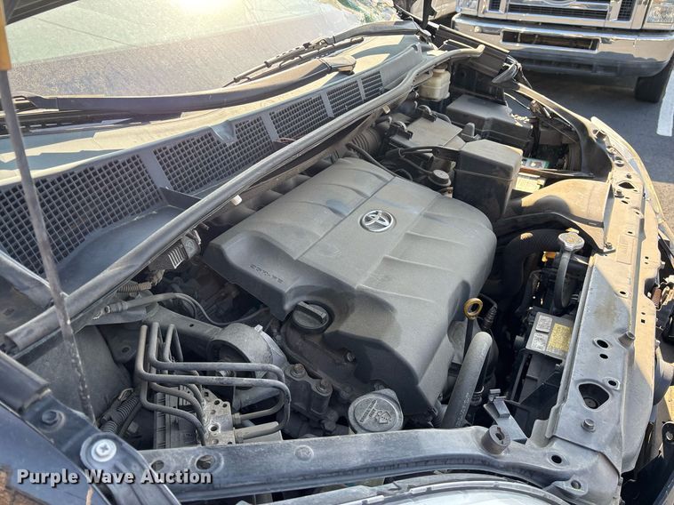 image for item OB9655 2014 Toyota Sienna LE van