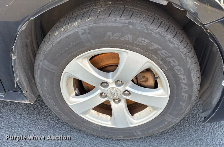 image for item OB9655 2014 Toyota Sienna LE van