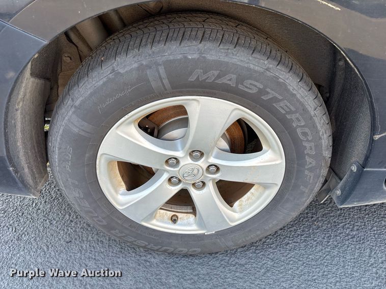 image for item OB9655 2014 Toyota Sienna LE van