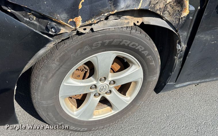 image for item OB9655 2014 Toyota Sienna LE van