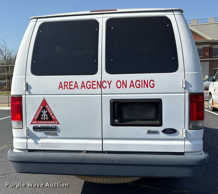 image for item OB9656 2014 Ford E350 Super Duty van