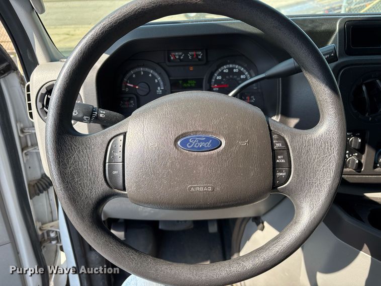 image for item OB9656 2014 Ford E350 Super Duty van