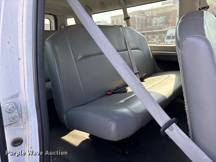 image for item OB9656 2014 Ford E350 Super Duty van