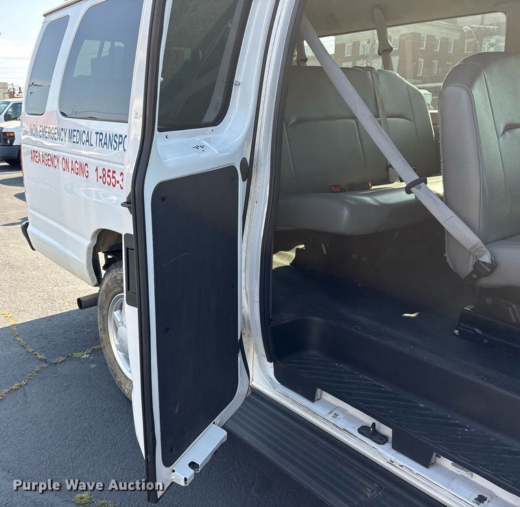 image for item OB9656 2014 Ford E350 Super Duty van