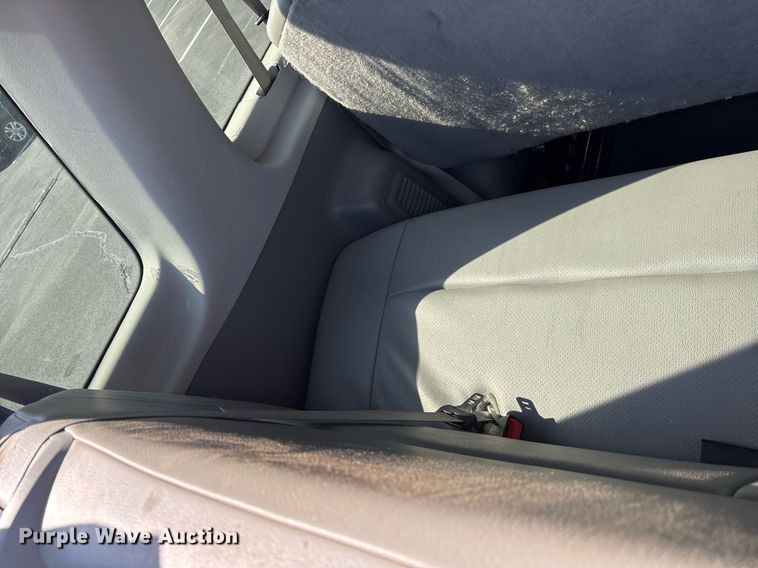 image for item OB9656 2014 Ford E350 Super Duty van