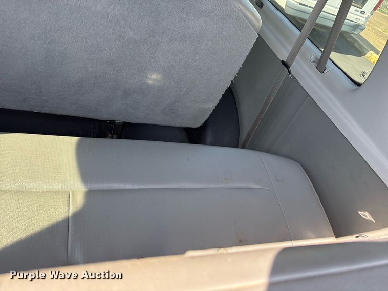 image for item OB9656 2014 Ford E350 Super Duty van