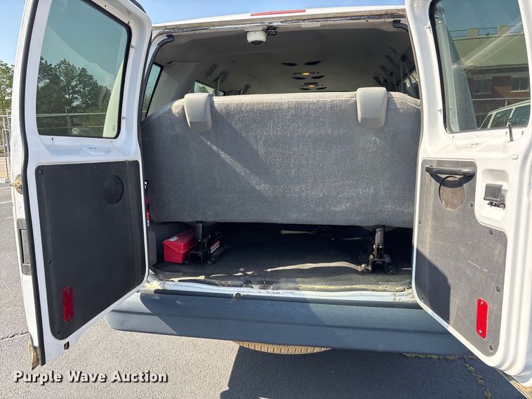 image for item OB9656 2014 Ford E350 Super Duty van