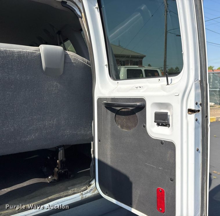 image for item OB9656 2014 Ford E350 Super Duty van