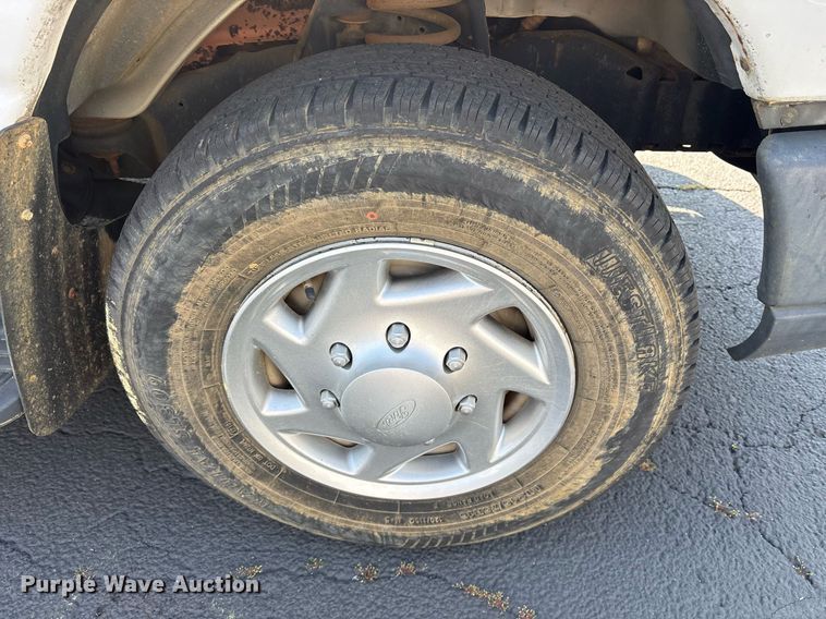 image for item OB9656 2014 Ford E350 Super Duty van