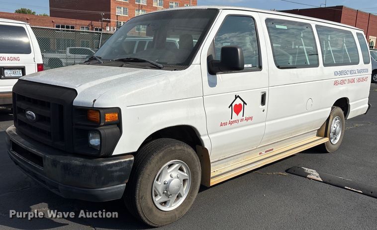 image for item OB9657 2013 Ford E350 Super Duty van