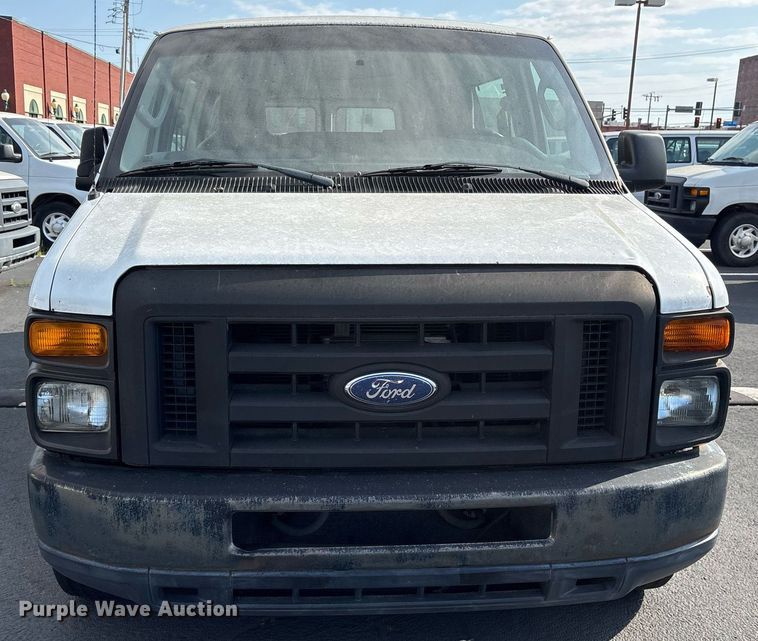 image for item OB9657 2013 Ford E350 Super Duty van