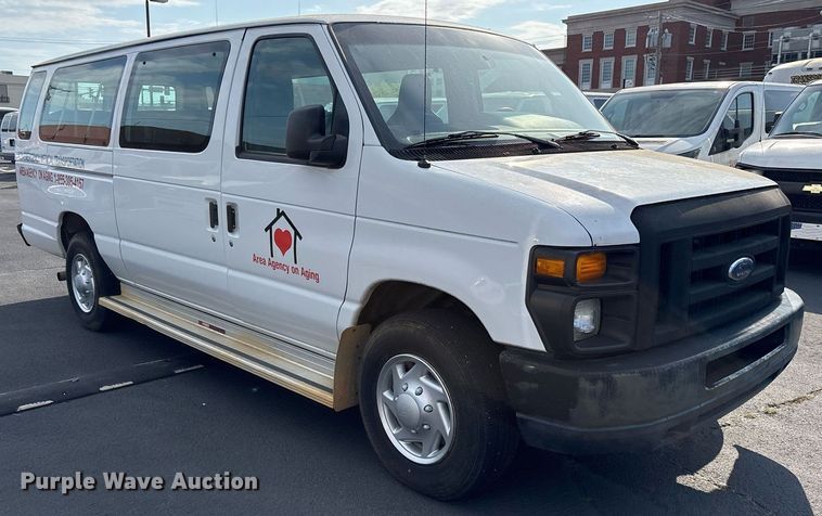 image for item OB9657 2013 Ford E350 Super Duty van
