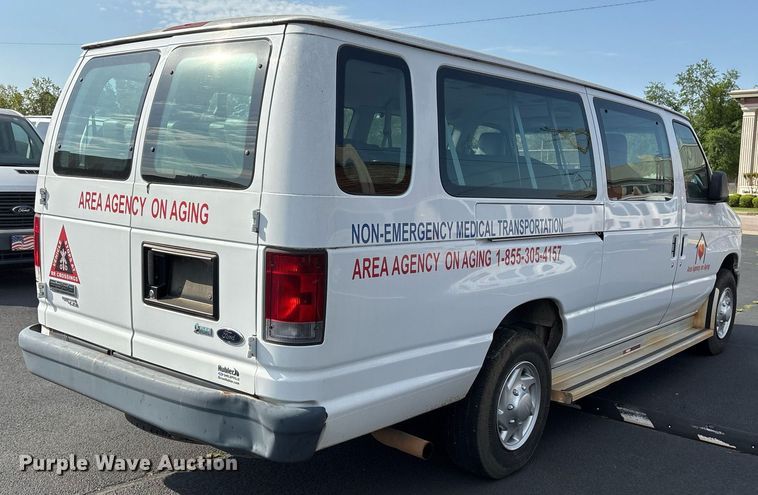 image for item OB9657 2013 Ford E350 Super Duty van