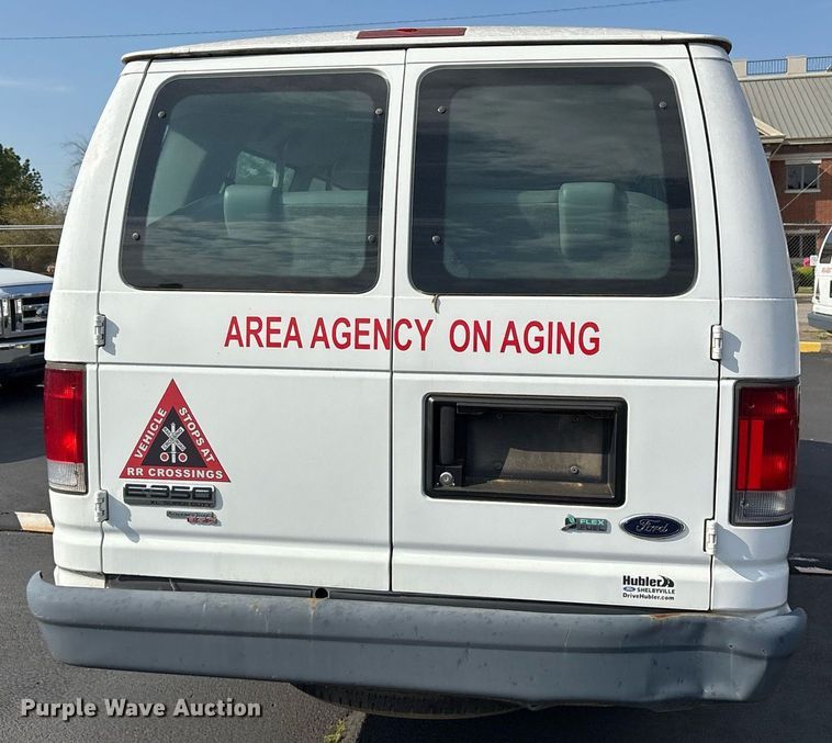 image for item OB9657 2013 Ford E350 Super Duty van