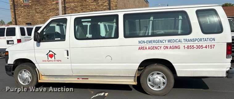 image for item OB9657 2013 Ford E350 Super Duty van