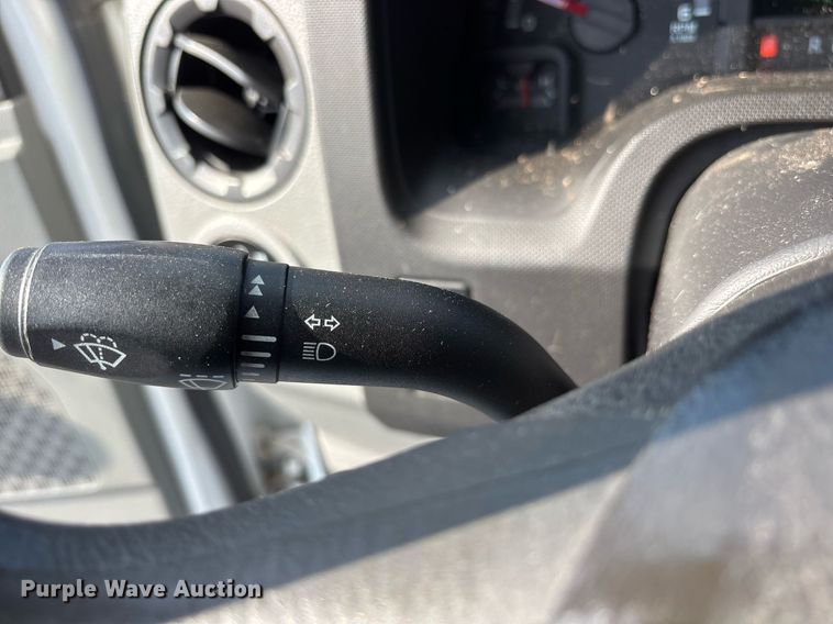 image for item OB9657 2013 Ford E350 Super Duty van