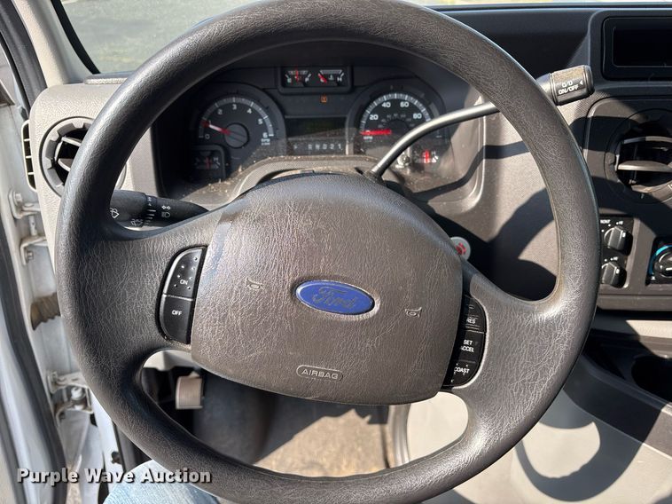 image for item OB9657 2013 Ford E350 Super Duty van