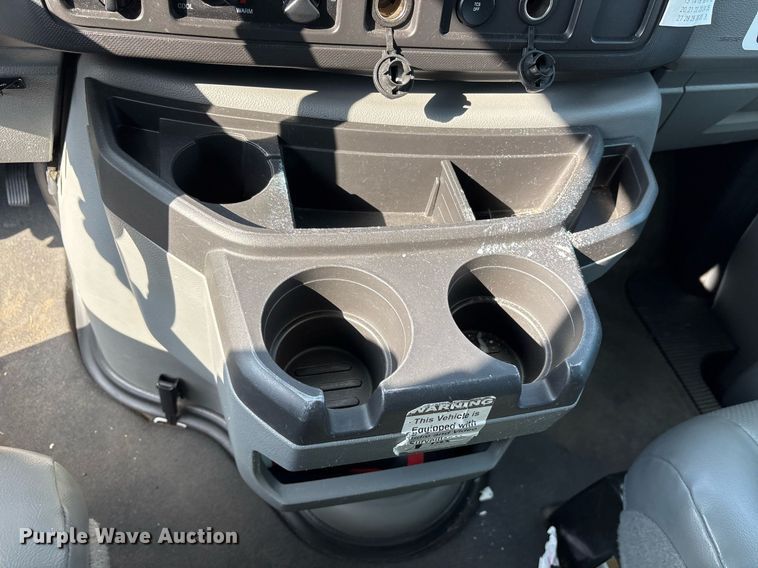 image for item OB9657 2013 Ford E350 Super Duty van