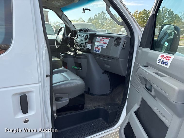 image for item OB9657 2013 Ford E350 Super Duty van