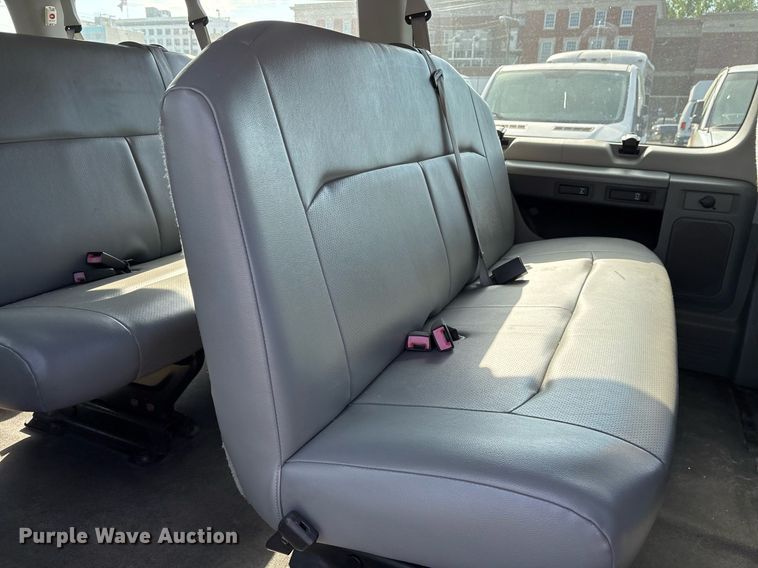 image for item OB9657 2013 Ford E350 Super Duty van