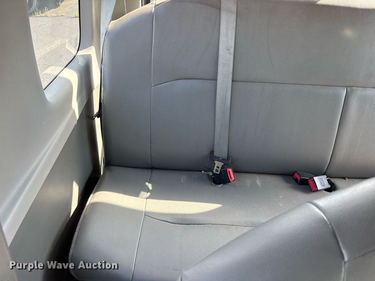 image for item OB9657 2013 Ford E350 Super Duty van