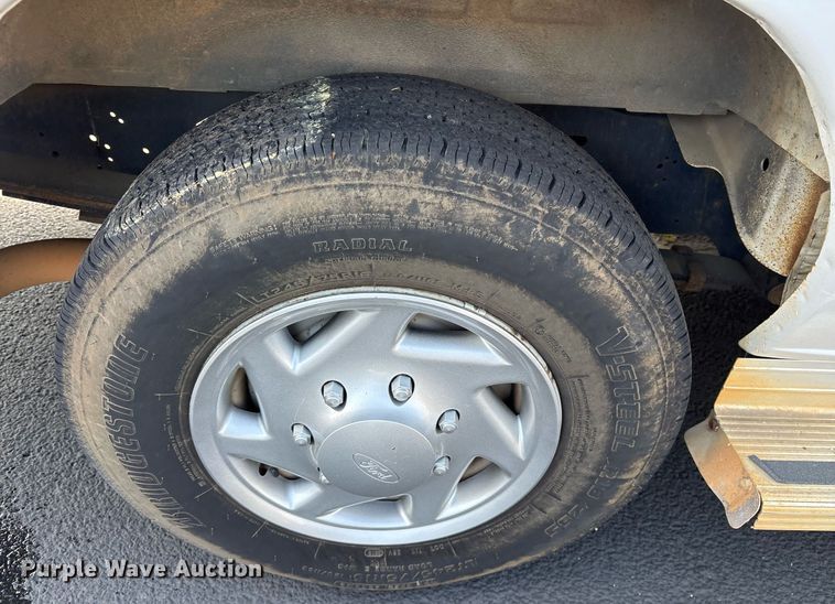 image for item OB9657 2013 Ford E350 Super Duty van