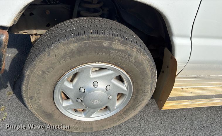 image for item OB9657 2013 Ford E350 Super Duty van