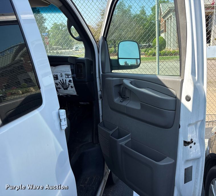 image for item OB9658 2014 Chevrolet Express G3500 van