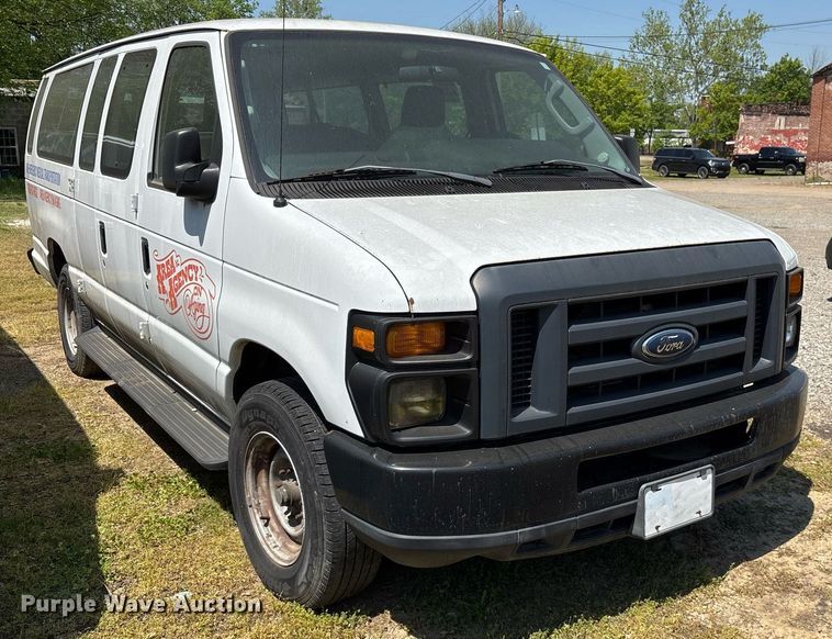 image for item OB9659 2013 Ford E350 Super Duty van