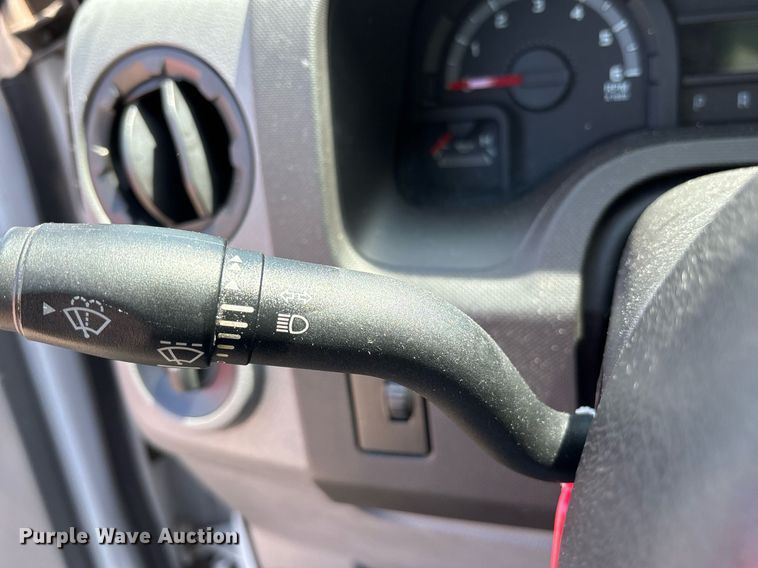 image for item OB9659 2013 Ford E350 Super Duty van