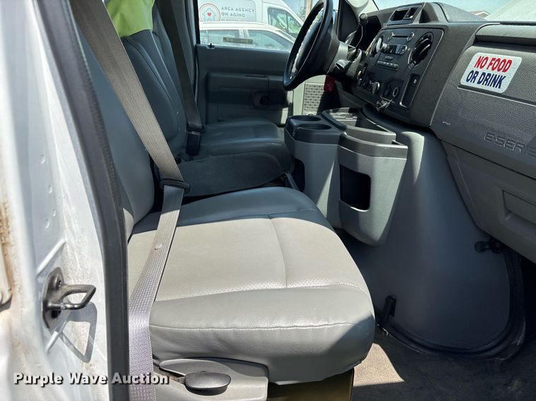 image for item OB9659 2013 Ford E350 Super Duty van