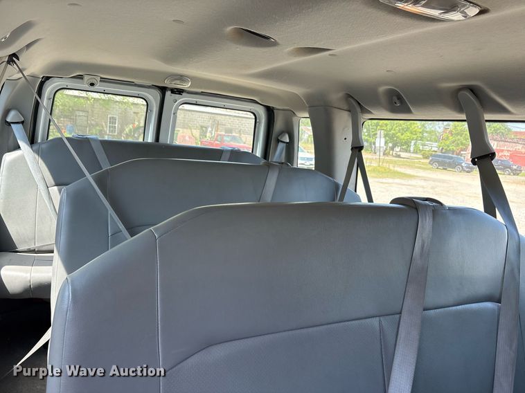 image for item OB9659 2013 Ford E350 Super Duty van