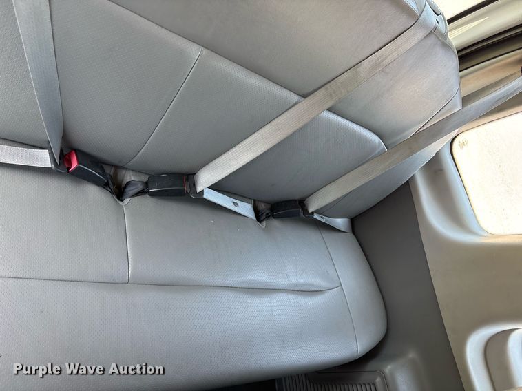 image for item OB9659 2013 Ford E350 Super Duty van