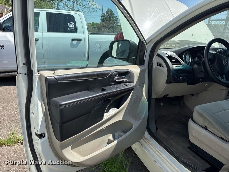 image for item OB9662 2013 Dodge Grand Caravan handicap accessible van