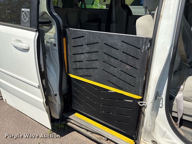 image for item OB9662 2013 Dodge Grand Caravan handicap accessible van