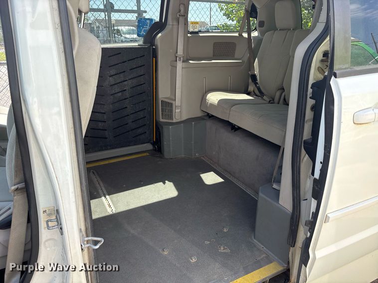 image for item OB9662 2013 Dodge Grand Caravan handicap accessible van