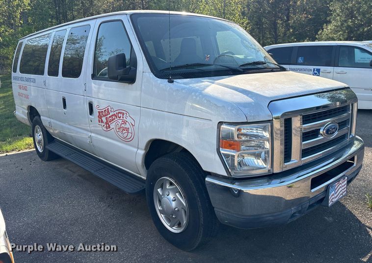 image for item OB9663 2014 Ford E350 Super Duty XL van