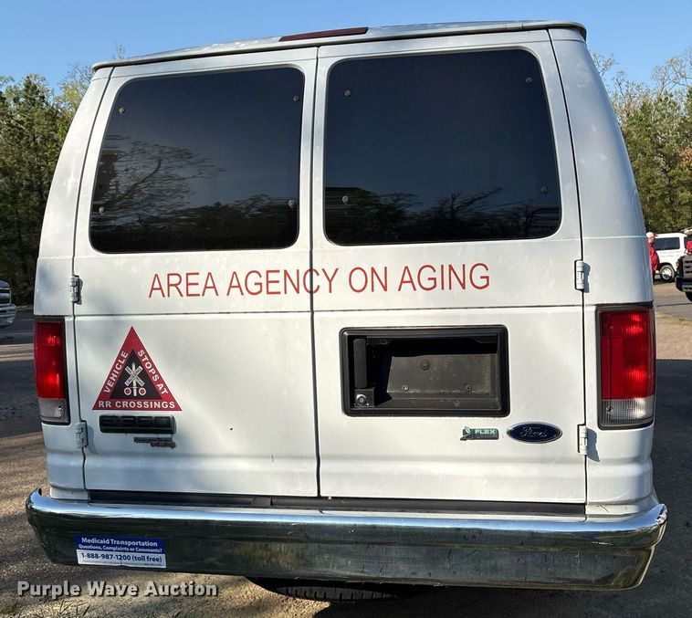 image for item OB9663 2014 Ford E350 Super Duty XL van