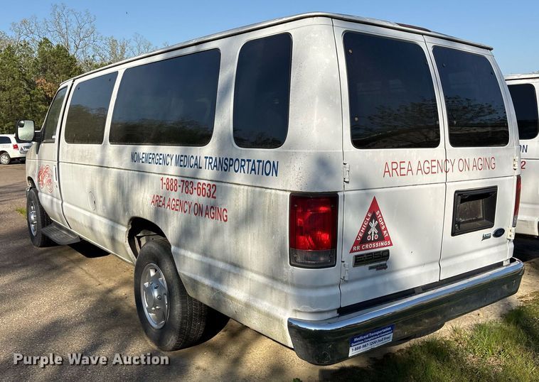image for item OB9663 2014 Ford E350 Super Duty XL van