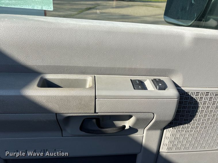 image for item OB9663 2014 Ford E350 Super Duty XL van