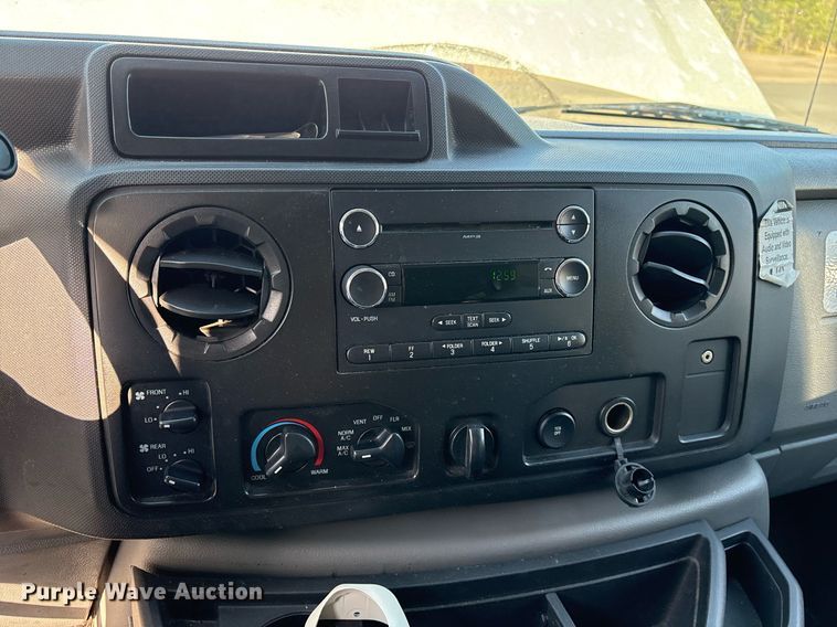 image for item OB9663 2014 Ford E350 Super Duty XL van