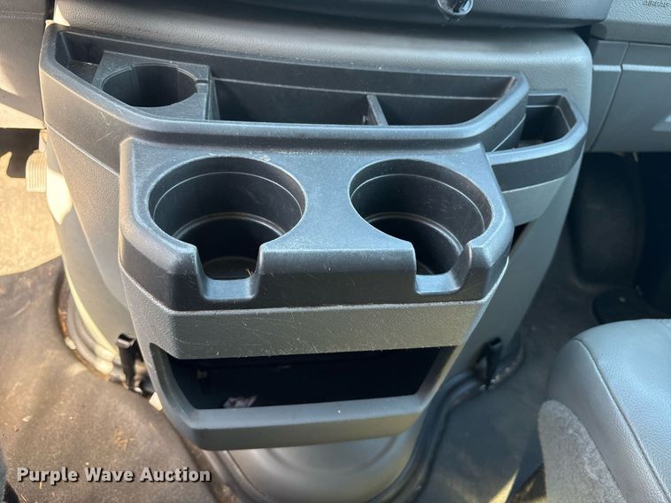 image for item OB9663 2014 Ford E350 Super Duty XL van