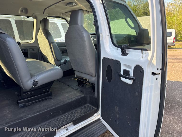 image for item OB9663 2014 Ford E350 Super Duty XL van