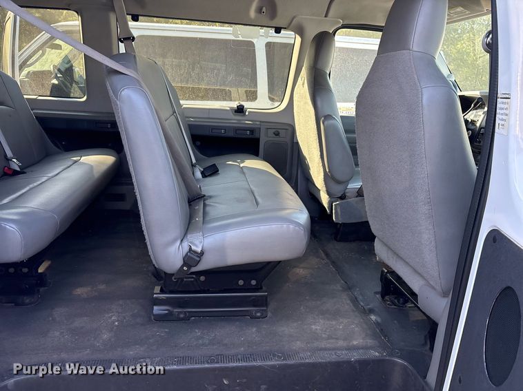 image for item OB9663 2014 Ford E350 Super Duty XL van
