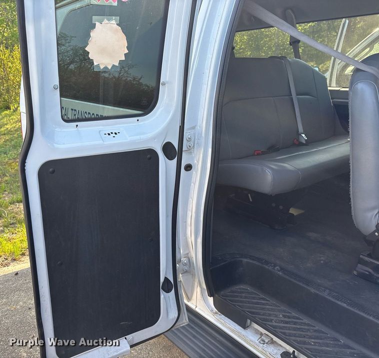 image for item OB9663 2014 Ford E350 Super Duty XL van