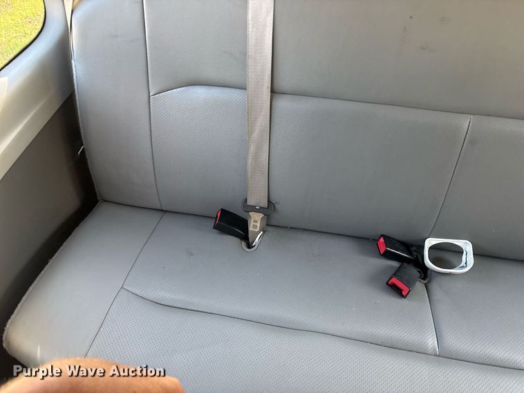 image for item OB9663 2014 Ford E350 Super Duty XL van