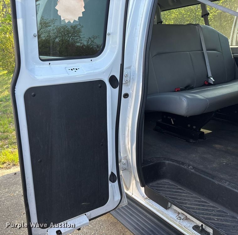 image for item OB9663 2014 Ford E350 Super Duty XL van