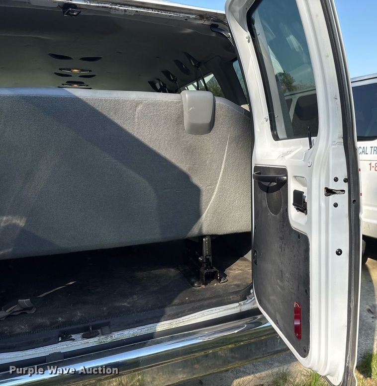image for item OB9663 2014 Ford E350 Super Duty XL van